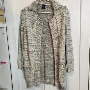 GAP Womens grey and white Cream Sweaterlong knit with pocketsXS to med